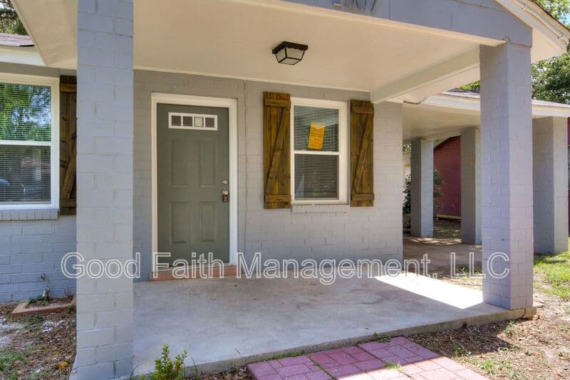 Augusta House: 2507 Elderberry Drive