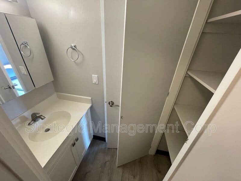 Kailua Condo: 82 Kihapai Street