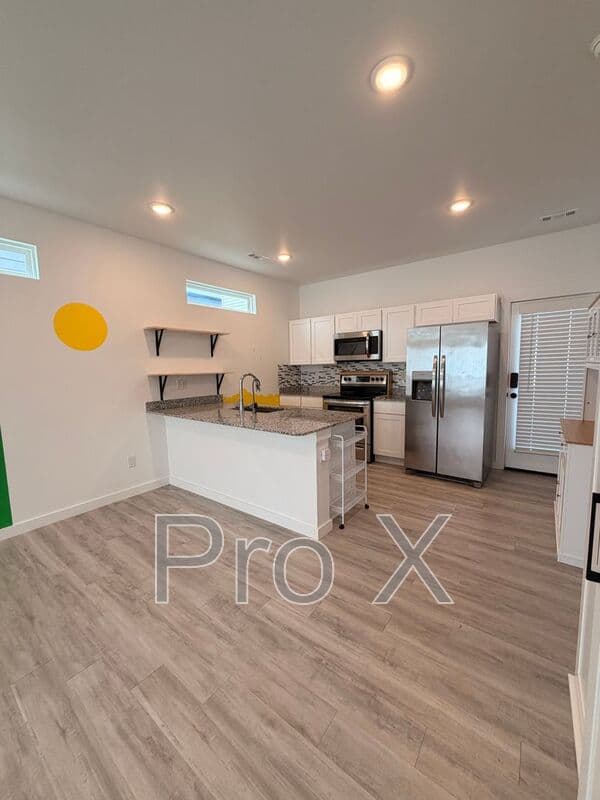 Bentonville House: 1050 Ventnor Ave