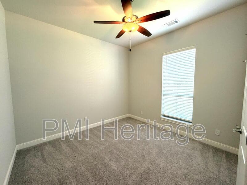 Bentonville House: 2700 Southwest Nottingham Avenue