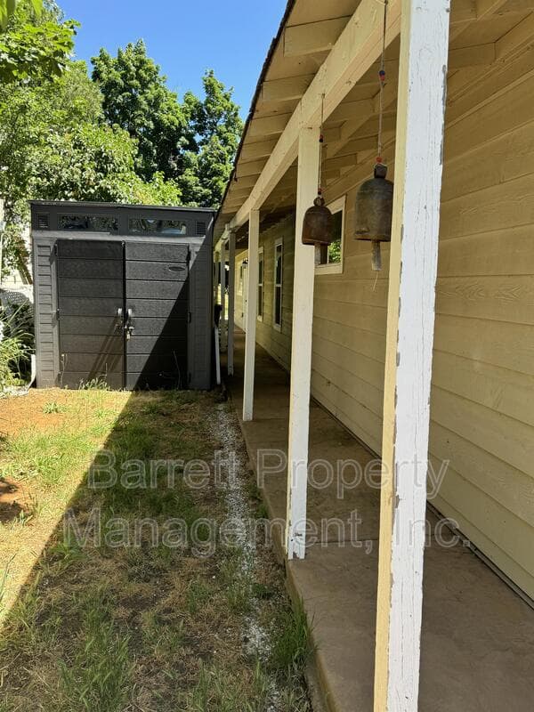 Grass Valley House: 410 W. Main St