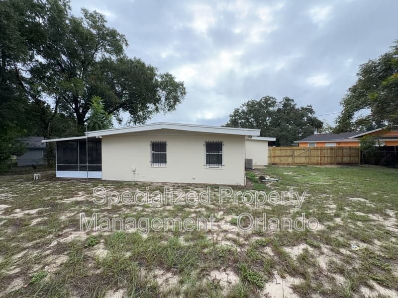 Orlando House: 5919 Holmes Dr