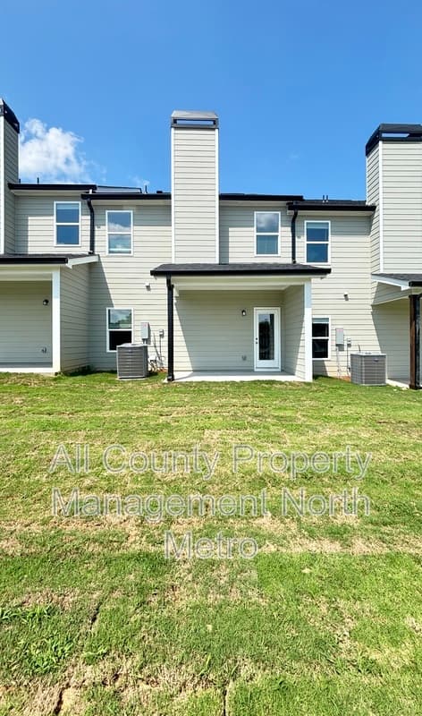 Lula Townhome: 6366 Pine Ridge Point