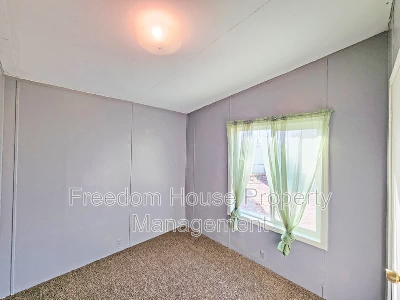 Pahrump House: 1700 Keenan Way