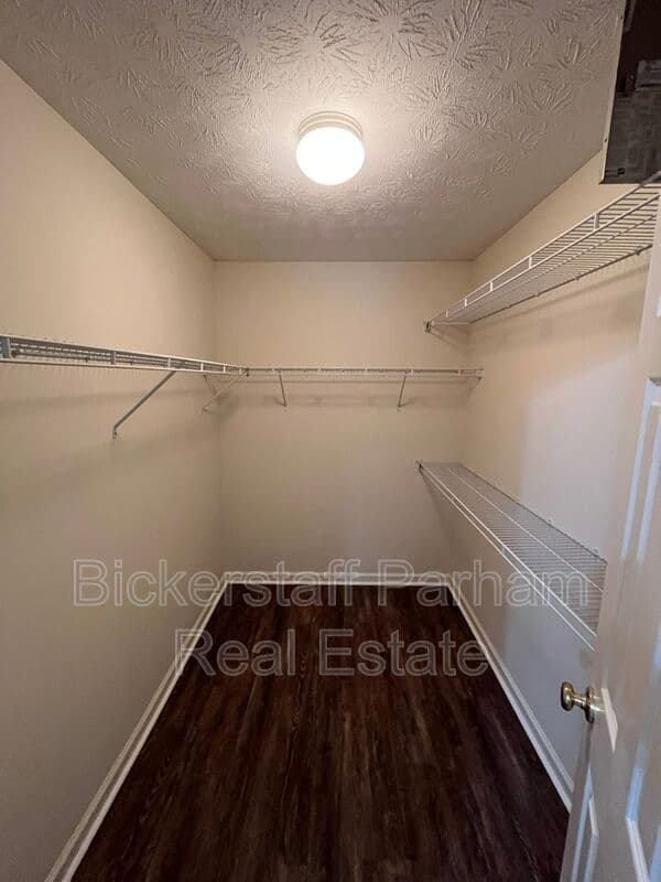 Hamilton House: 130 Mobley Court