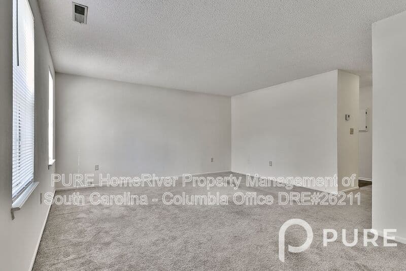 West Columbia House: 1290 Hulon Circle