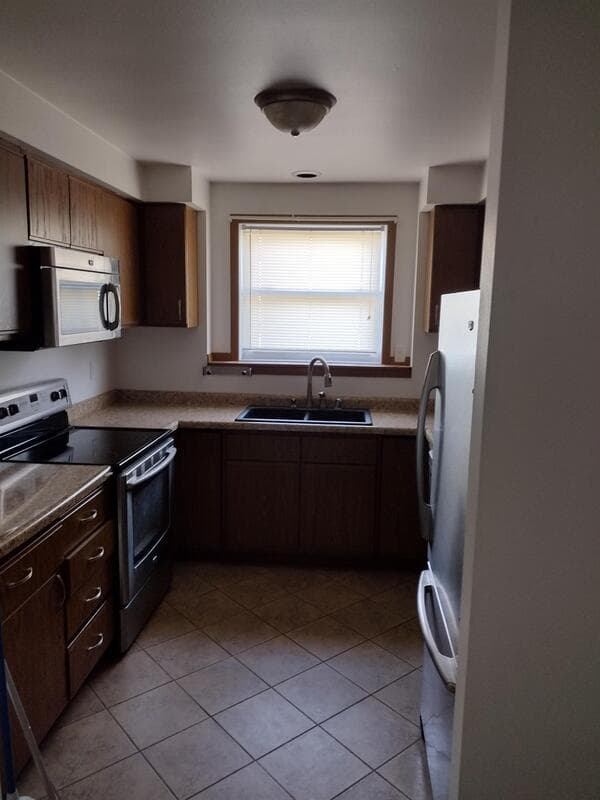 Oshkosh Condo: 1103 Arthur Avenue