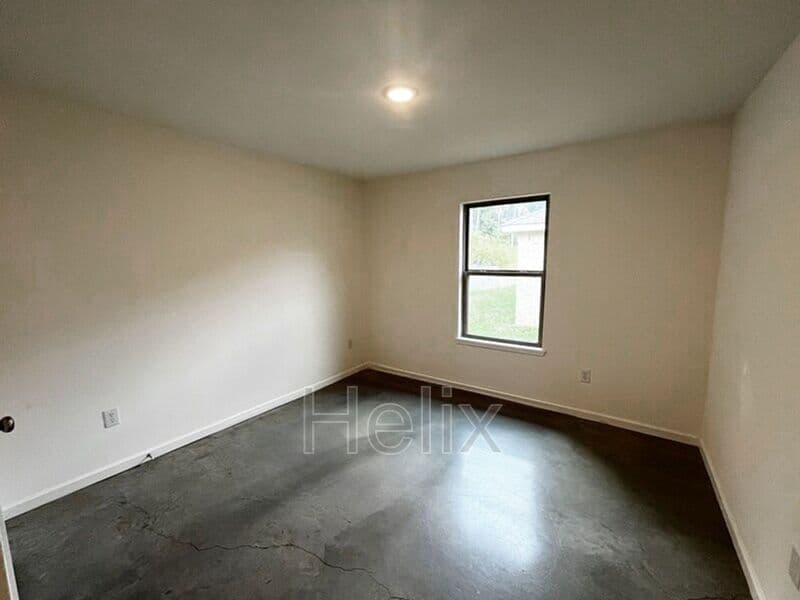 Pearl House: 246 Skylane Dr.