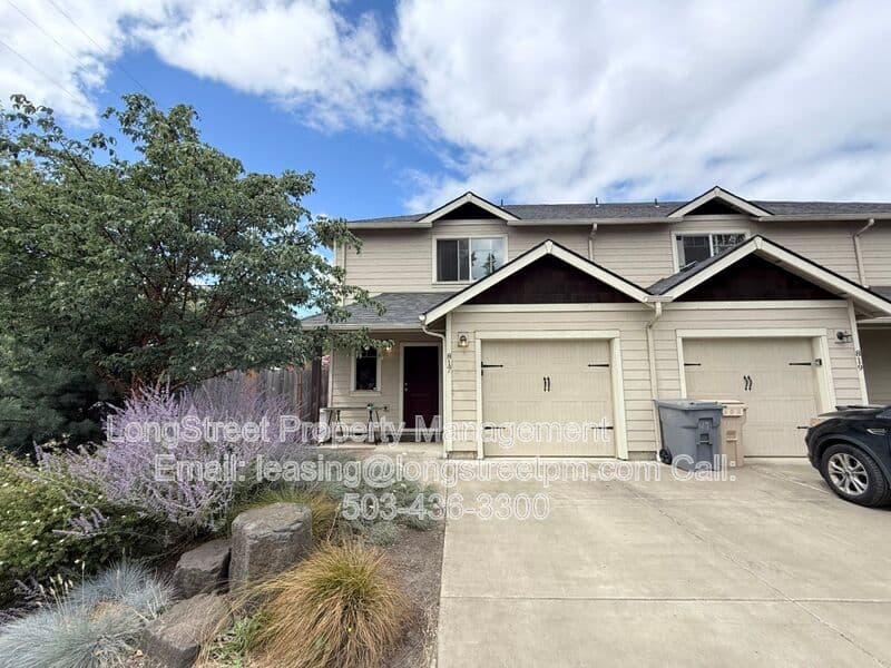 Philomath Townhome: 817 Main St