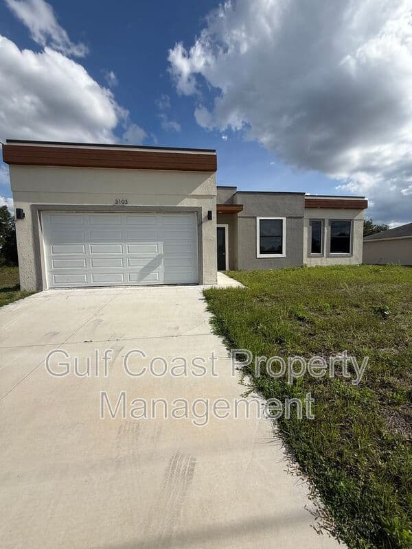 Lehigh Acres House: 3103 58th St W