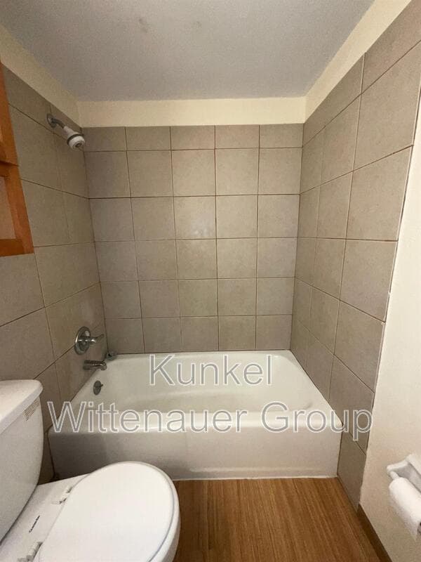 Swansea Condo: 1811-4 Jamestown Road
