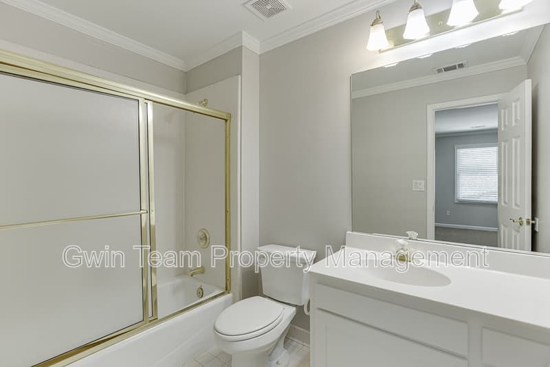 Duluth House: 9345 Riverclub Pkwy