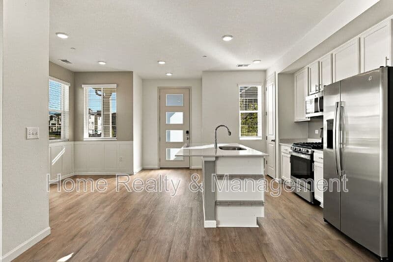 Erie Townhome: 1364 Penner Dr
