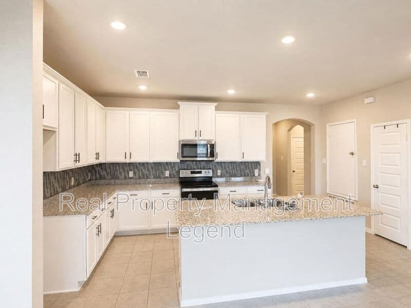 Denton House: 5601 Portola Ln