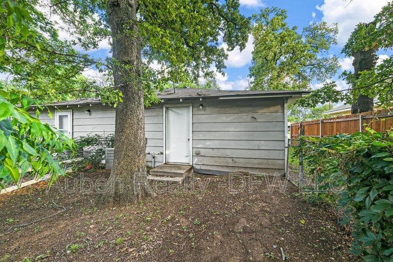 Denton Condo: 521 Ruth Street