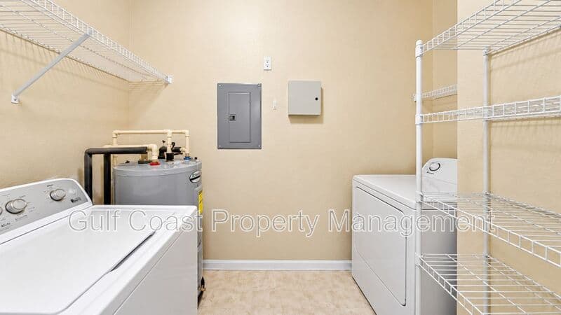 Riverview House: 5521 Legacy Crescent Place