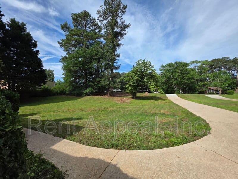 Lawrenceville House: 102 Park Place Dr