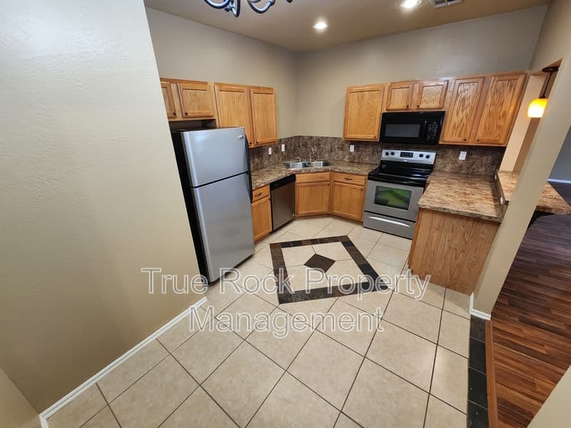 Ada House: 1414 South Mississippi Avenue