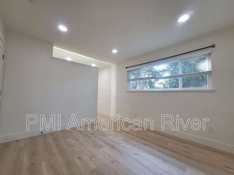 Sacramento House: 7933 Valley Green Drive