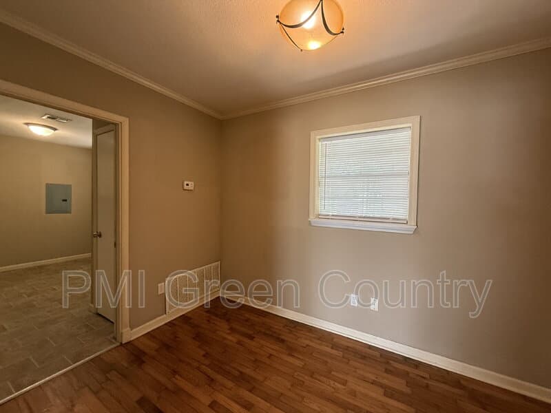 Tulsa House: 5523 S Madison Ave