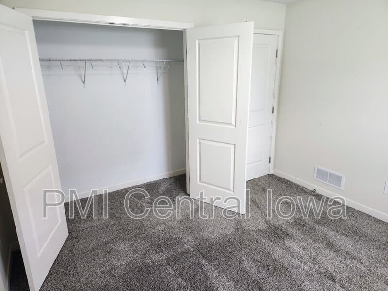 West Des Moines Townhome: 186 79th Street