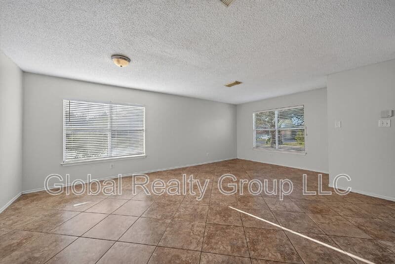 Converse House: 7702 Fairton Pl