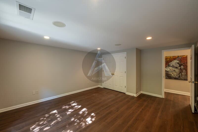 Kennesaw House: 5211 Hadaway Rd NW