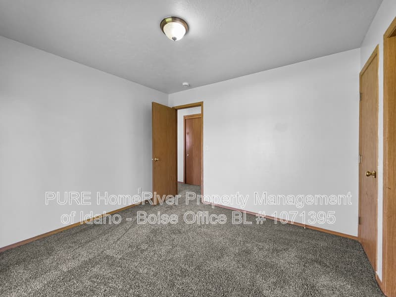 Nampa House: 2520 Muskrat Ave