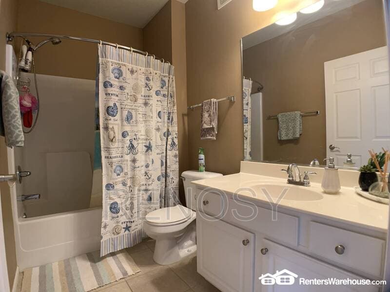 West Des Moines House: 6255 Beechtree Dr
