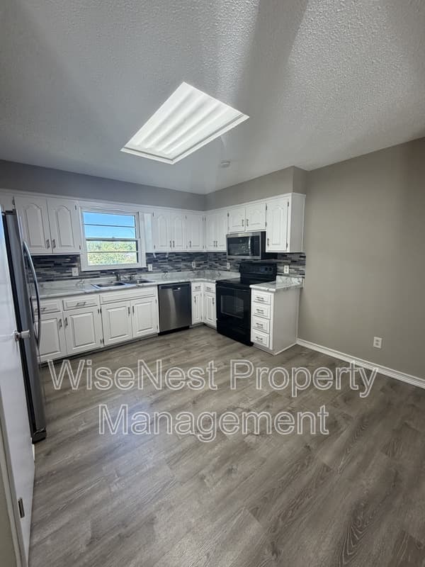 Shawnee House: 11914 West 49th Place