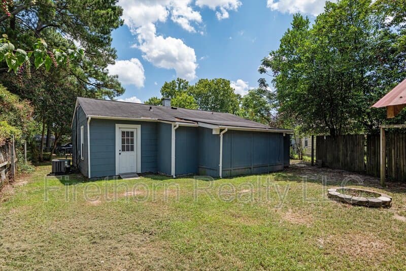 Augusta House: 2528 Luz Drive