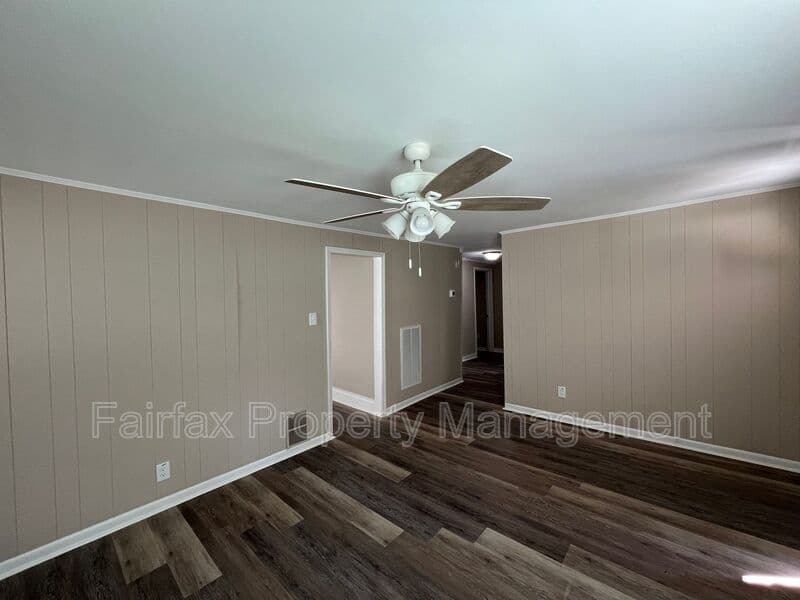 Durham House: 2616 S Roxboro St