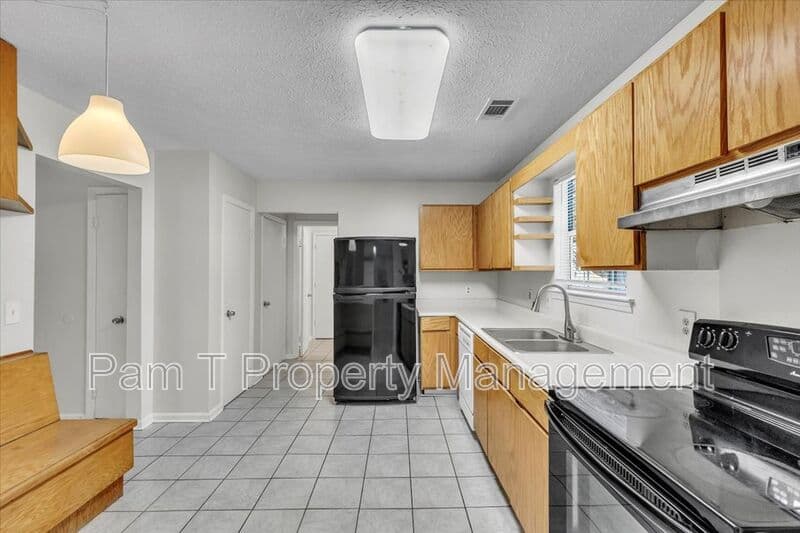 Savannah House: 4 Gunpowder Ct.
