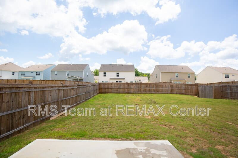 Auburn House: 1333 Maston Rd