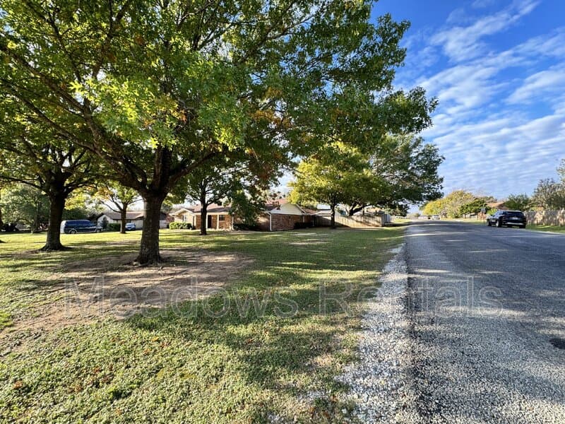 Lorena House: 140 Towne West Drive