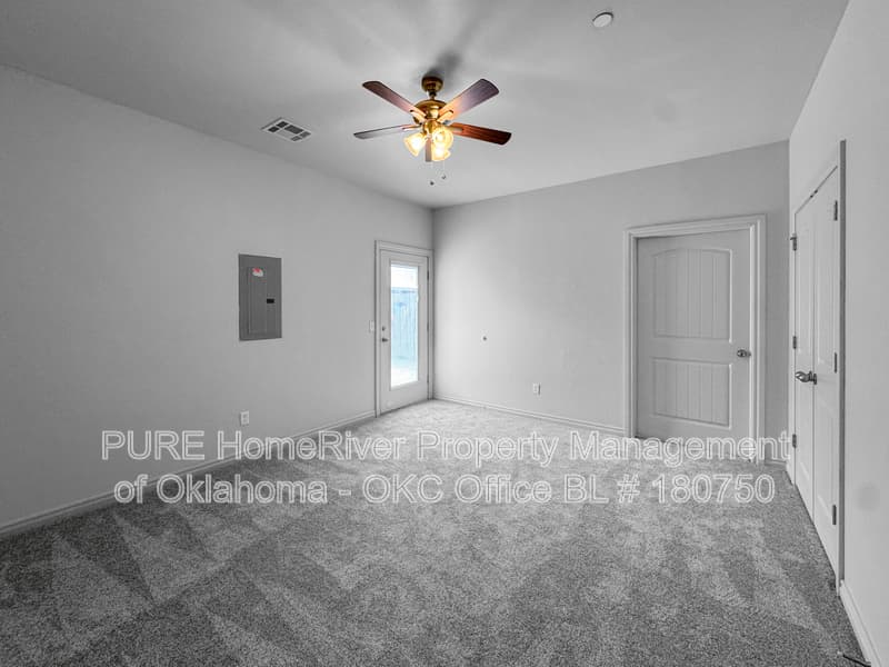 Oklahoma City House: 909 SW 92nd St