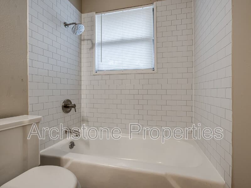 Midwest City House: 1309 Hickory Lane