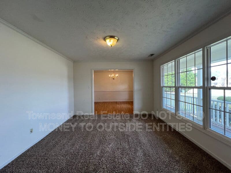 Raeford House: 121 Bugle Call Drive