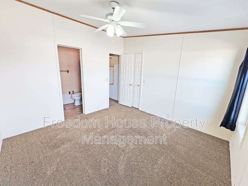 Pahrump House: 1700 Keenan Way