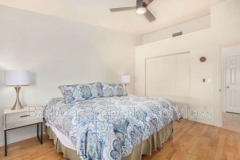 Mesa Condo: 220 N 22nd Pl