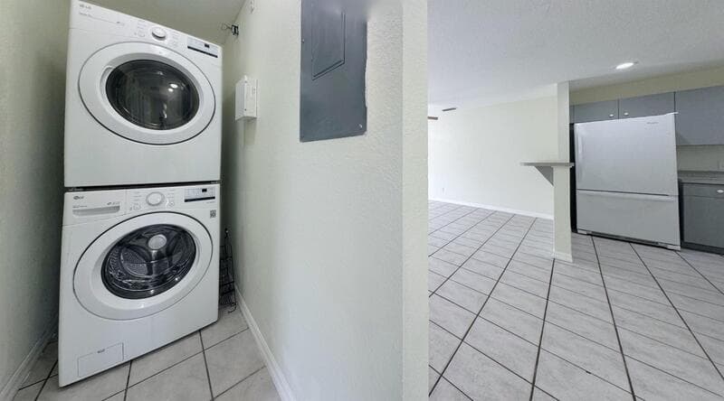Englewood Condo: 9272 Anita Avenue