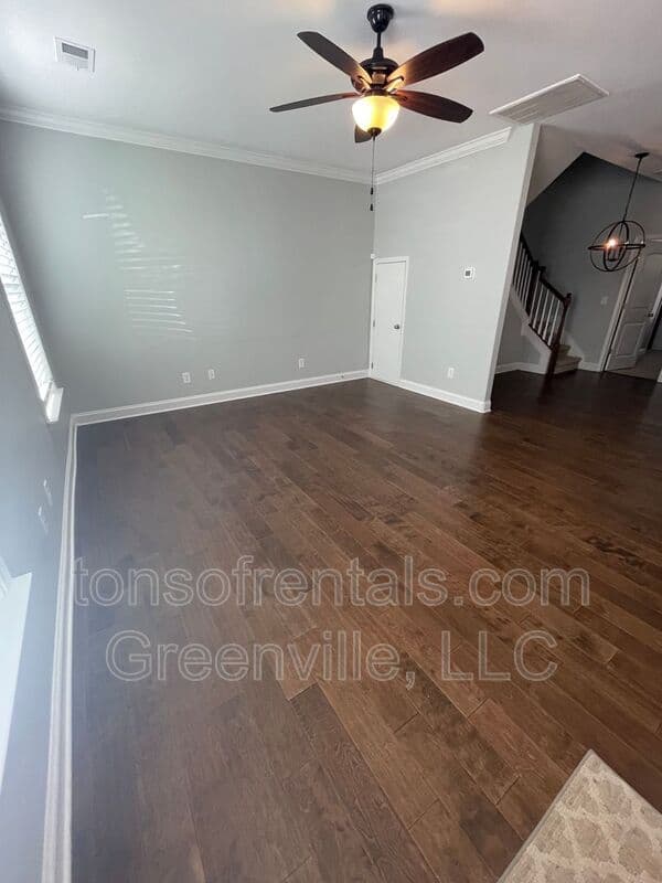 Greenville House: 536 Twin Lake Road