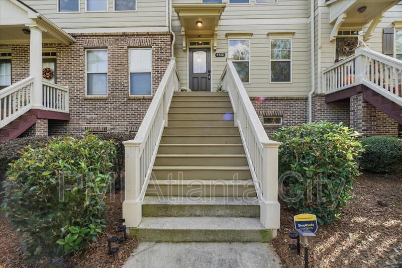 Suwanee Townhome: 4428 Grove Field Park NW