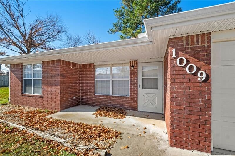 Bentonville Condo: NW 12th St