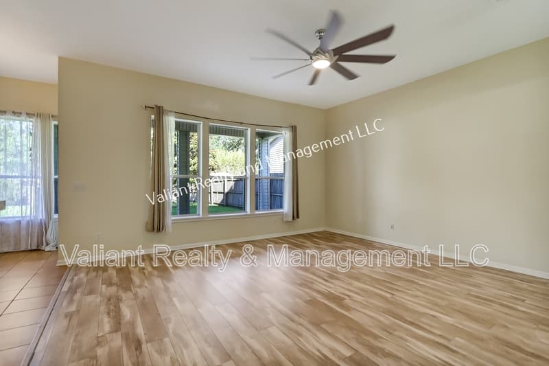 Jacksonville House: 8391 Candlewood Cove Trail