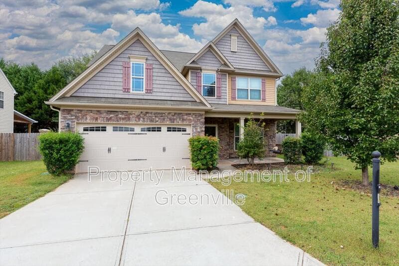 Simpsonville House: 10 Windsor Creek Ct