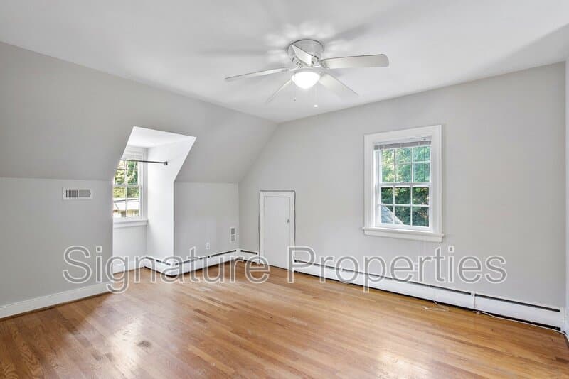 Richmond House: 6731 Forest Hill Ave