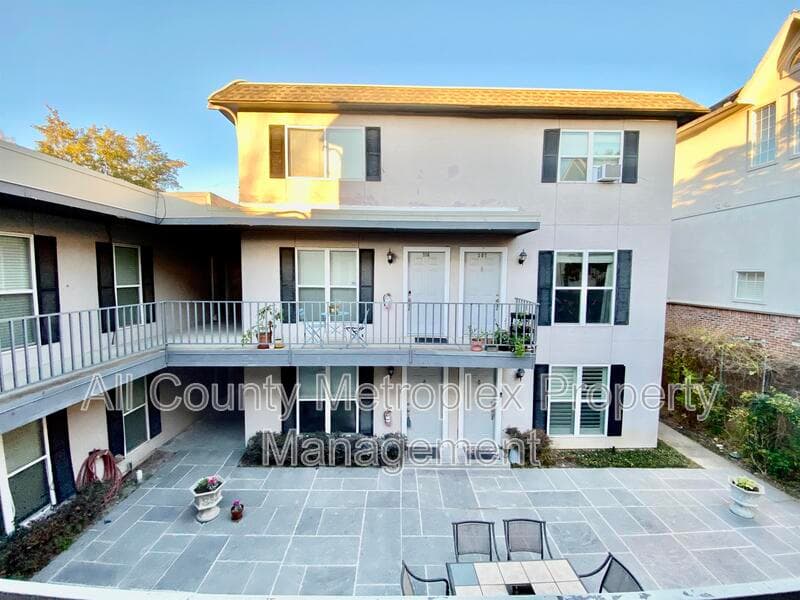 Dallas House: 4520 Holland Avenue