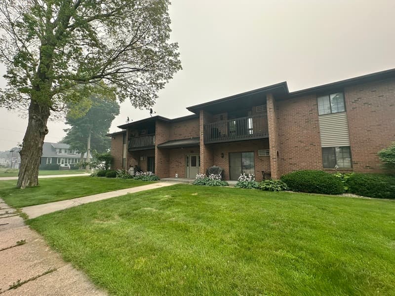 Seymour Condo: 230 Robbins Street - 6