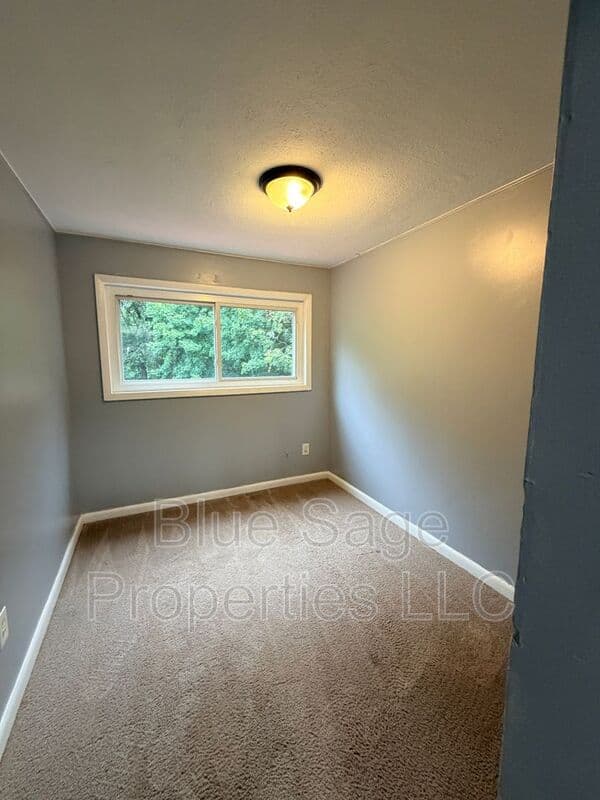Folcroft Townhome: 2118 Valleyview Dr